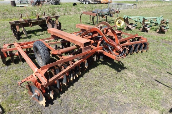 #1612 40 BLADE RED DISC 12' TONGUE MOUNT HYD LIFT GOOD BLADES