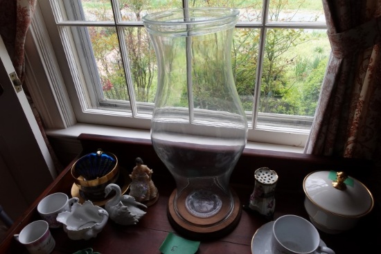 HURRICAN SHADE WITH BASE 18 INCH TALL