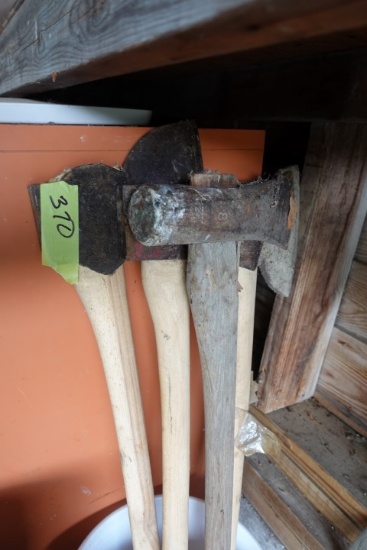 BUCKET OF TOOLS INCLUDING SPLITTING MAUL CUTTING AXE ANTIQUE BROAD AXES