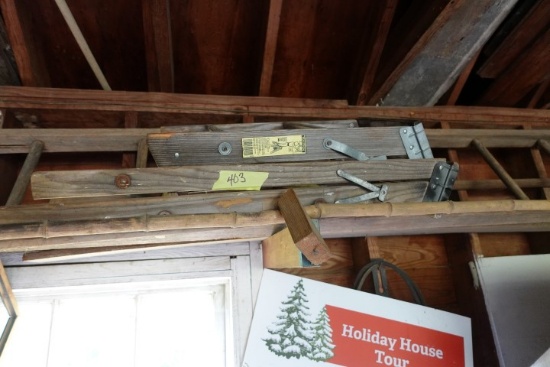 WALL LOT WOODEN LADDERS STEP AND STRAIGHT