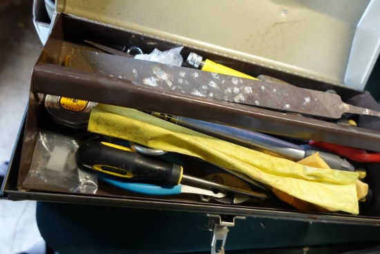 METAL TOOL BOX WITH MISC HAND TOOLS SCREW DRIVERS FILES AND MORE