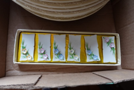 CROWN DUCAL ENGLAND DINNER PLATES APPROX 12 WITH HAND PAINTED DESIGN AND PO