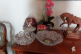 TABLE LOT CRYSTAL AND PRESSED GLASS BOWL ARTIFICIAL FLOWERS