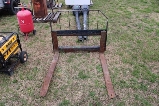 #1114 PALLET FORKS WITH HEADACHE RACK QUICK HITCH BY TOMAHAWK