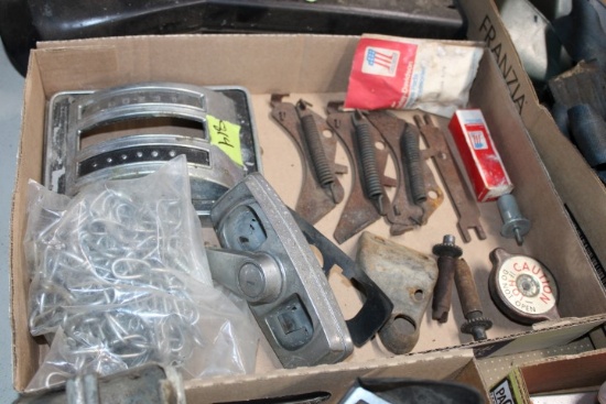 FLOOR AUTO TRANSMISSION SHIFTER INDICATOR AND WINDOW CRANK ETC