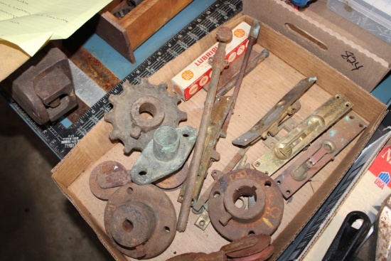 LOT INCLUDING DOOR PARTS AND AUTO PARTS