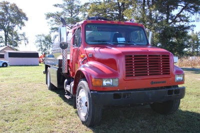 7601 1999 International Septic Truck 4900 Dt466e 5 Sp Manual Trans 28759 M