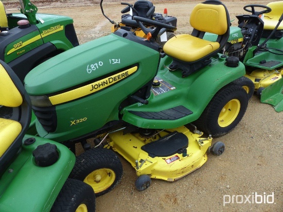 JD X320 Lawn Mower