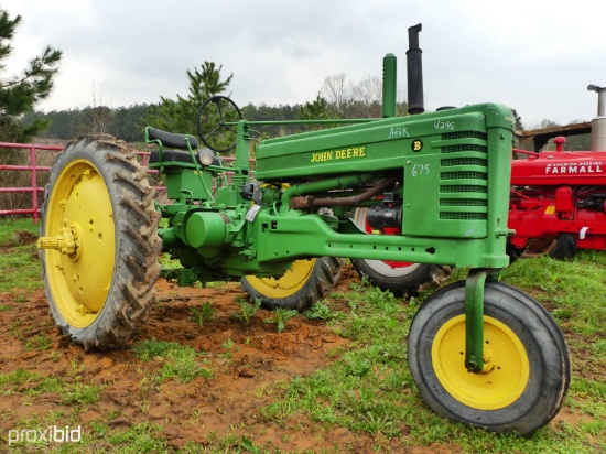 JD B Tractor