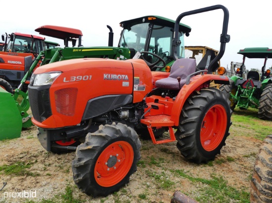 Kubota L3901 4x4 Tractor