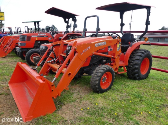 Kubota L3301 4x4 w/ldr