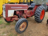 International 464 Tractor
