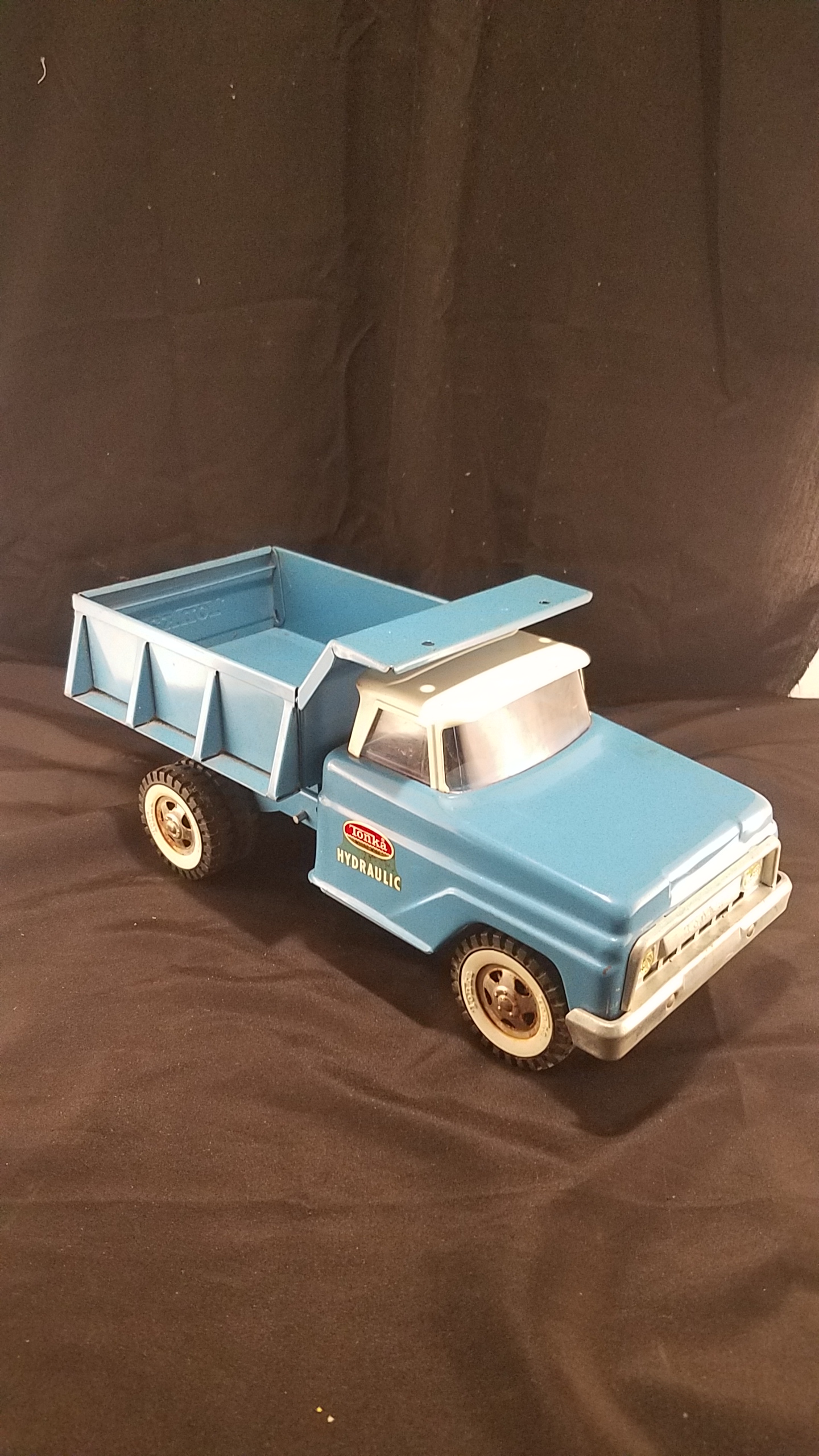 Tonka hydraulic sale dump truck