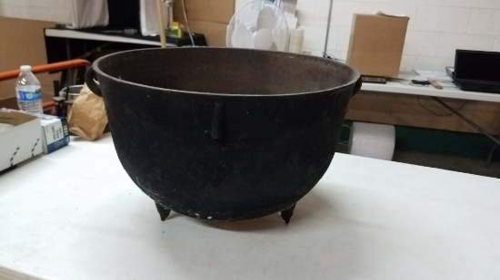 Antique Cast Iron Pot