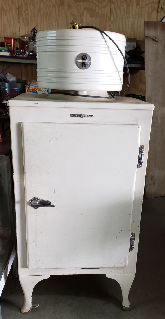 1940's general electric refrigerator