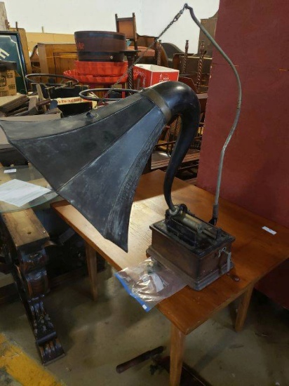 Fine Early Eddison Fireside Phonograph