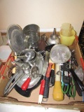 Box of Collectible Kitchen Gadgets & Kitchen