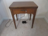 Singer Sewing Machine Table w/ Sewing Machine 24
