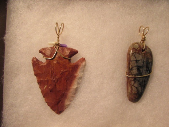 14 Kt Arrowhead Wire Pendant & 14 Kt Natural