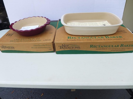 New Traditions Deep Dish Stoneware Pie Plate