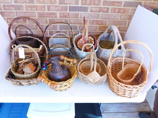 Assorted Straw Baskets with Handles, etc.