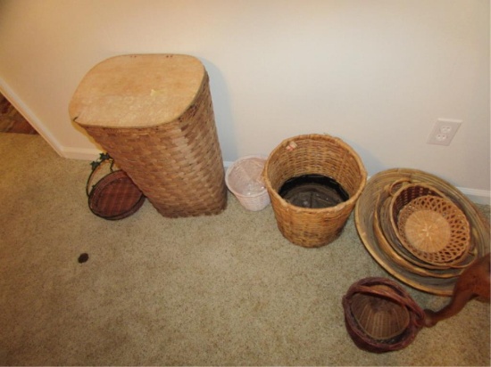 Hamper & Assorted Straw Baskets, etc.