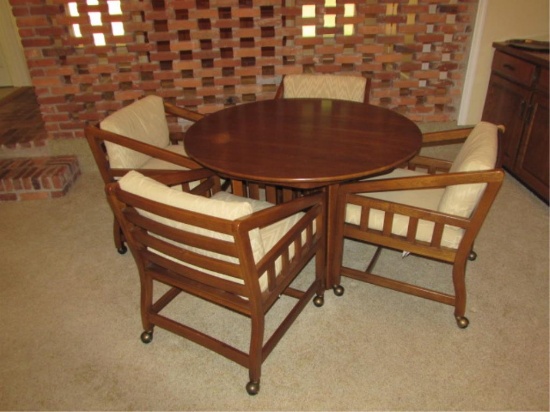 Game Table & (4) Chairs on Casters--46" Diameter