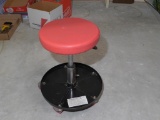 Rolling Mechanic's Stool with Pneumatic Roller