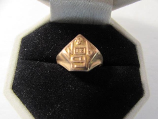 10 Kt Yellow Gold Ring--Size 5 1/2