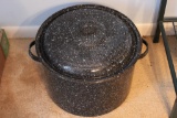 2-Handle Enamel Pot w/Lid 14