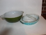 (2) Vintage Pyrex Dishes