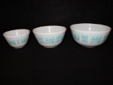 Set (3) Vintage Pyrex Mixing Bowls 