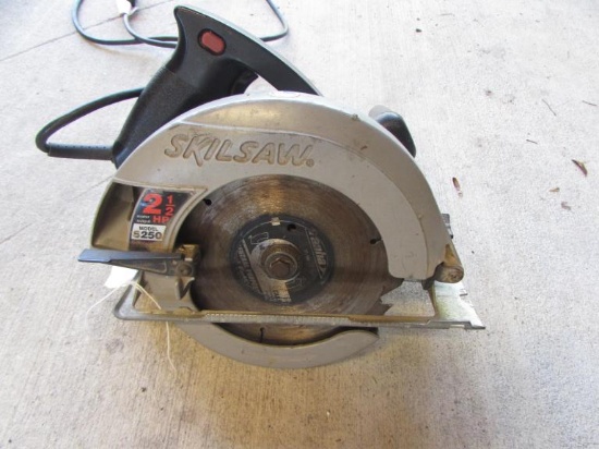 Skilsaw 2 1/2 HP Model 5250 7 1/2" Circular Saw