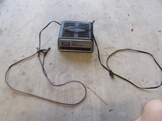 Schumacher 10/2 Amp Dual-Rate Manual 12 Volt