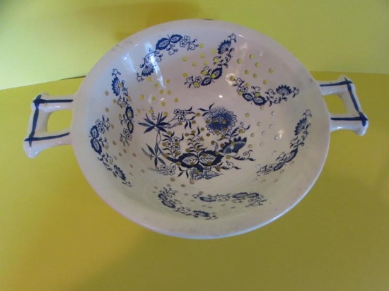 Vintage Blue Onion Three-Footed Two-Handle