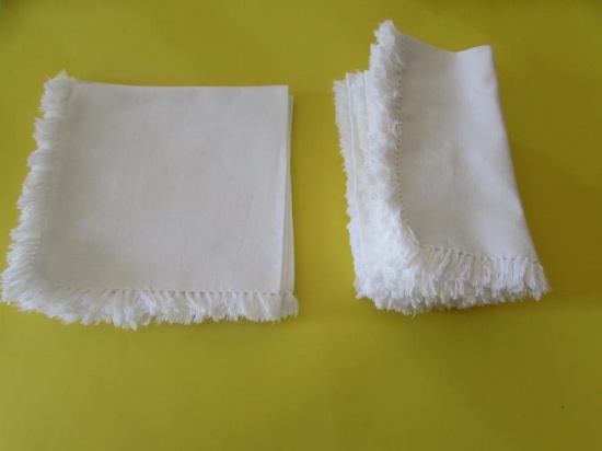 (16) Linen Napkins