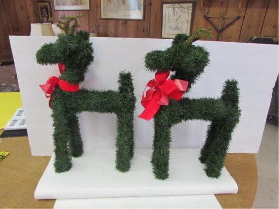 Christmas Reindeer Artifical Grass Greenery--19"