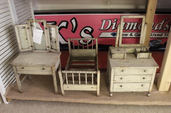 Vintage 3 pc Set Child/Doll Furniture: Vanity 14" x 9" x
