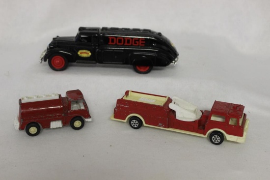 (3) Diecast Model Cars: ERTL '39 Dodge Airflow