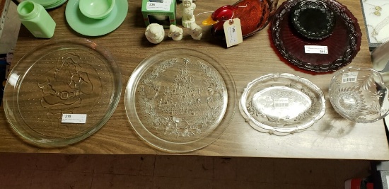 (4) Glass Christmas Serving Dishes: 13" Santa