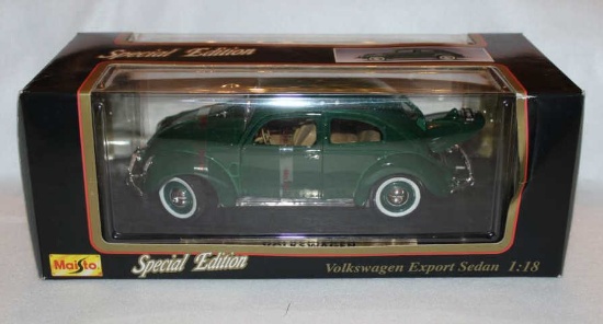 Diecast Metal Car: Maisto 1:18 Scale, Volkswagon