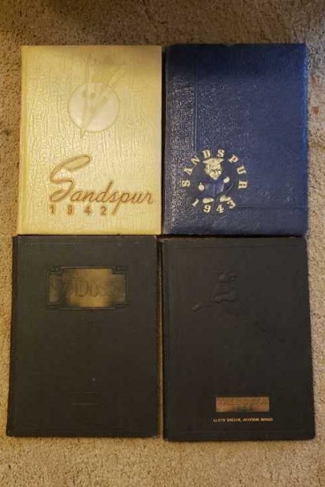 (4) Valdosta High School Yearbooks "Sandspur"
