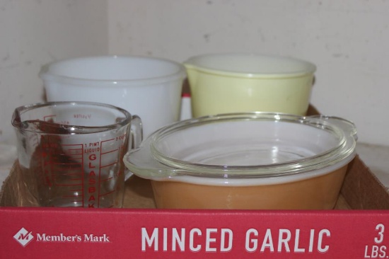 Assorted Vintage Kitchenware: (2) Glasbake Mixing