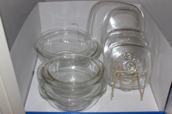 Assorted Pyrex Bowls & Lids