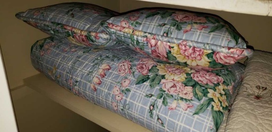 King Size Coverlet W/Throw Pillows