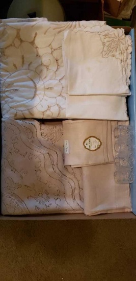 Assorted Linens Tablecloth 90" x 72"; Tablecloth