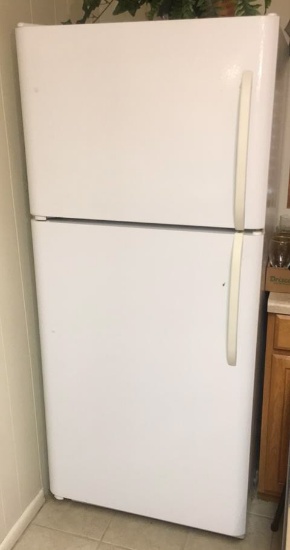 Frigidaire Refrigerator/Freezer with Ice