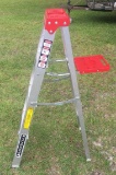 Louisville 4 ft Aluminum Step Ladder -Like New