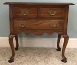 Thomasville Queen Anne 2-Drawer Nightstand