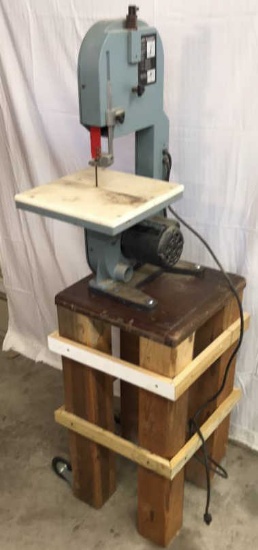 Delta Jig Saw on Rolling Stand